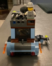 LEGO Monster Fighters The Crazy Scientist 9466 w 2 Figures Exactly as Pictured