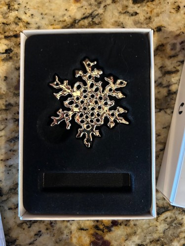 ROSENDAHL SILVER SNOWLAKE ORIGINAL BOX - Picture 2 of 2