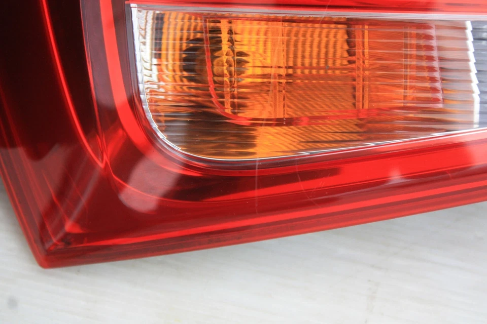 Luz trasera lateral izquierda Audi A1 8X0945093D genuina Foto 4 de 4