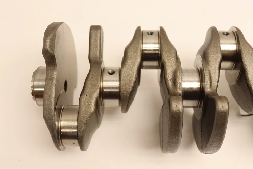 КОЛЕНЧАТЫЙ ВАЛ ДВИГАТЕЛЯ ПОЛНОГО ПРИВОДА 2017-2020 AUDI A4 B9 2,0 Л TFSI ОТ ОРИГИНАЛЬНОГО ПРОИЗВОДИТЕЛЯ - Изображение 2 из 4