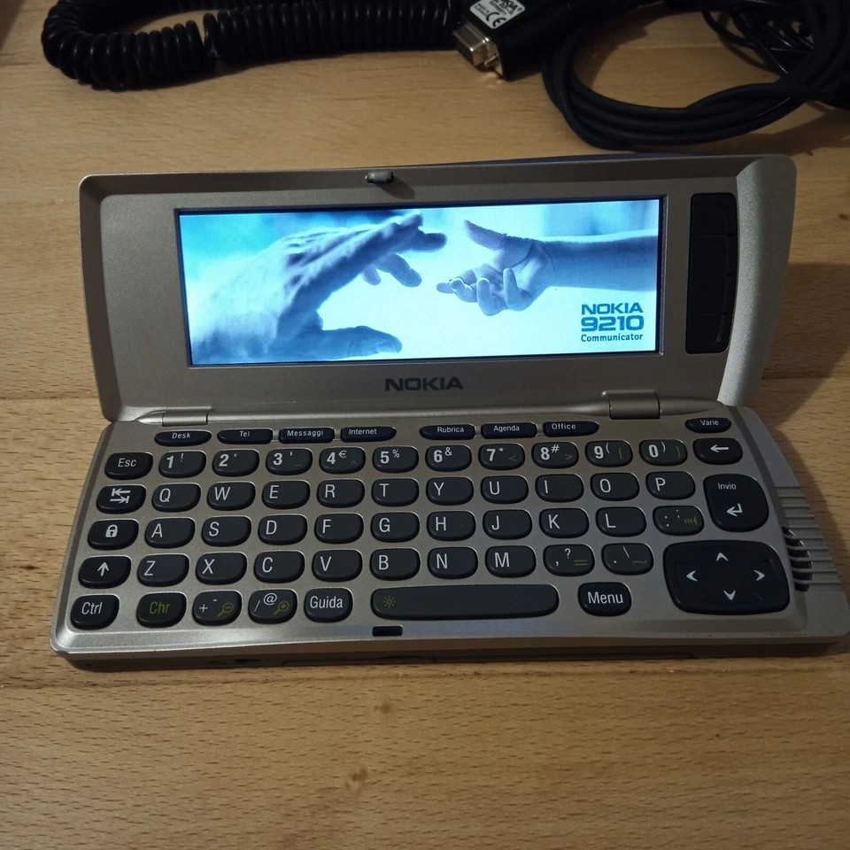 NOKIA COMMUNICATOR 9210 LINGUA ITALIANA COMPLETO DI BATTERIA!!! - Immagine 2 di 4