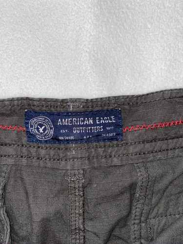 AMERICAN EAGLE OUTFITTERS CAMO CARGO SHORTS MENS 34 - Picture 3 of 4