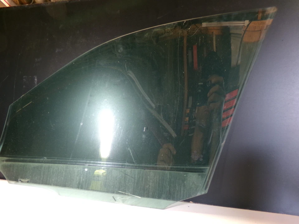 Front Right Door Window Glass 43R-001582 08-14 Mercedes Benz W204 C300 C350 - Image 3 of 4