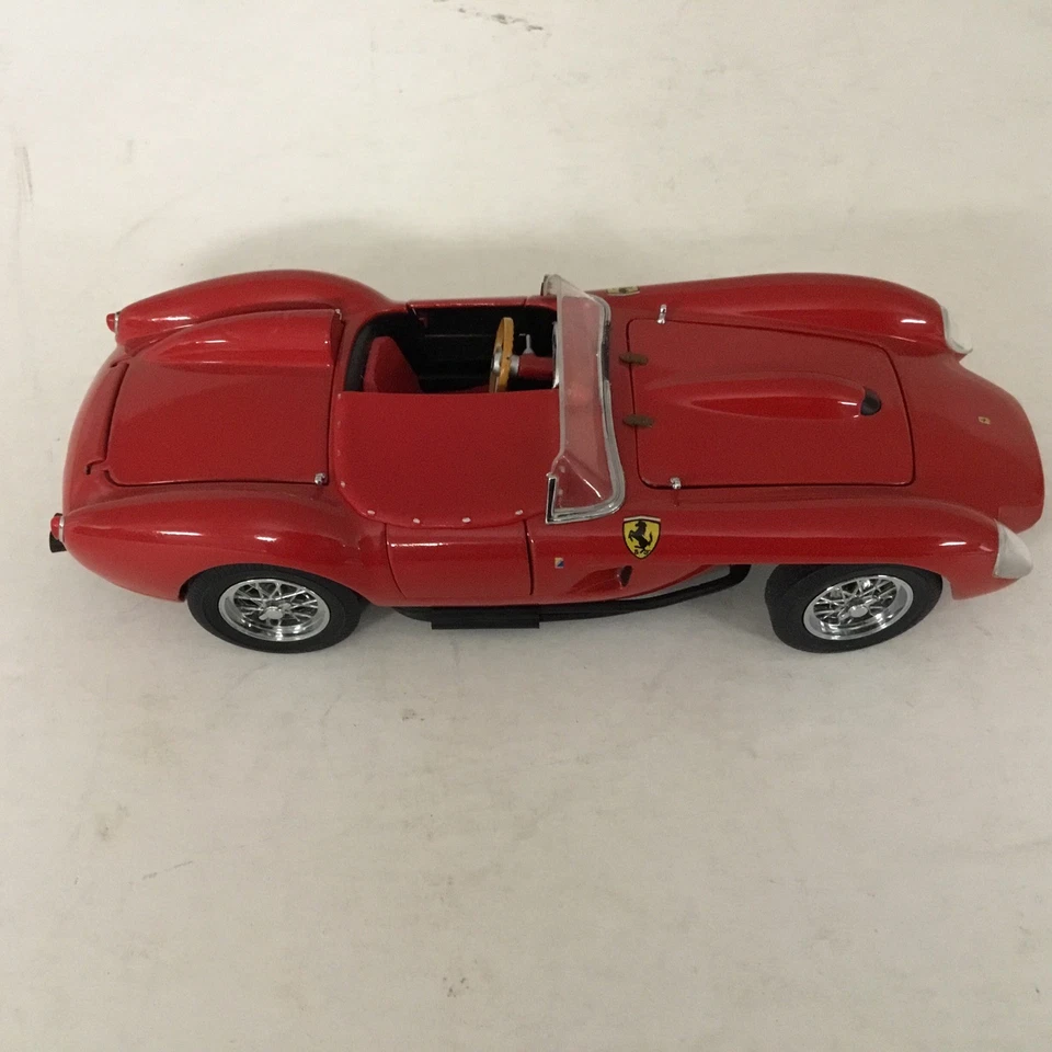 1958 年 FERRARI 250 TESTA ROSSA Danbury 完好 1: 24 英寸原装盒 — 第 2/4 张图片