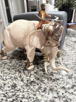 SCHLEICH #70063  WARRIOR WHITE ELEPHANT 2011 ELEPHANT 7  TALL BY 9.50 WIDE