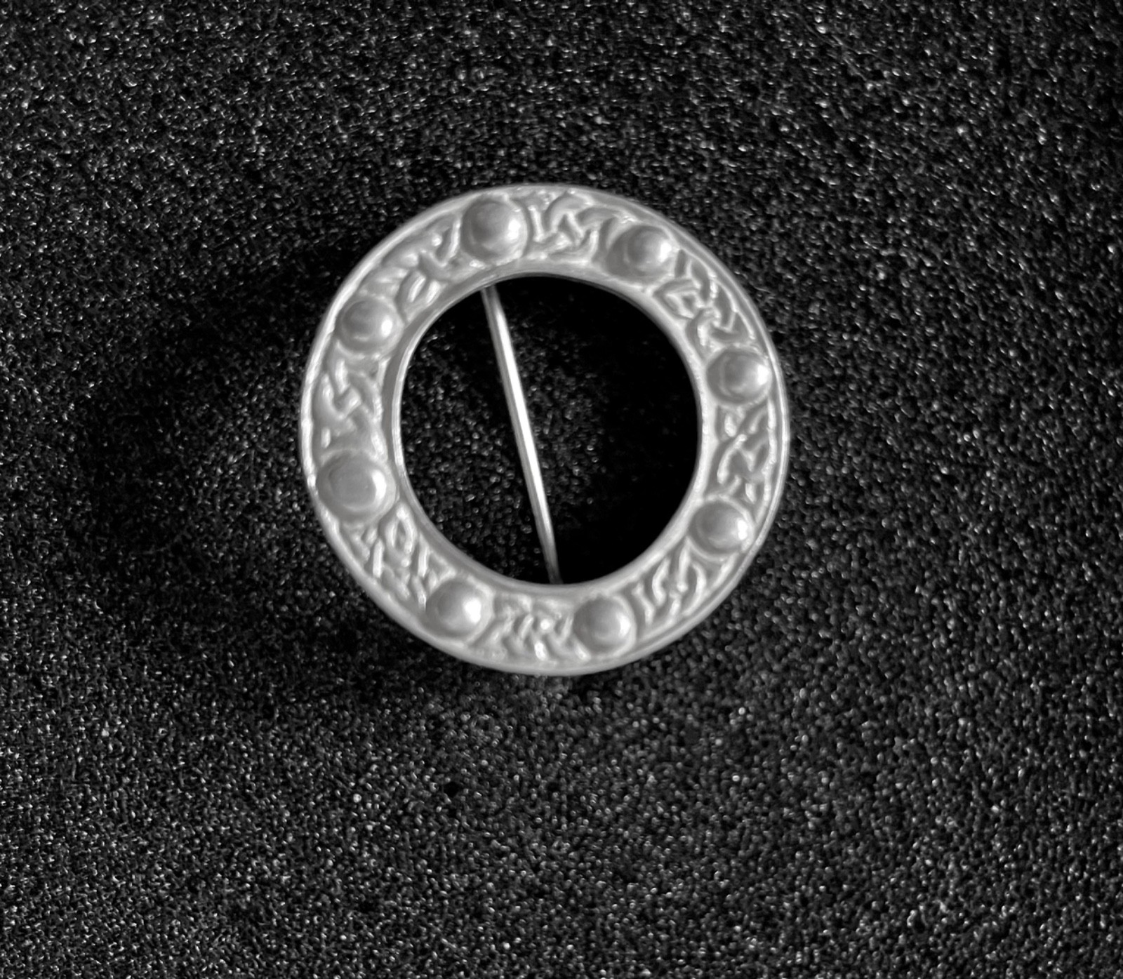 Scottish Solid Silver Celtic Circular Brooch, Rob… - image 4