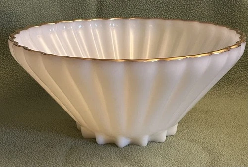 Anchor Hocking Fire-King Scalloped White Milk Glass Bowl with Gold Trim Vintage