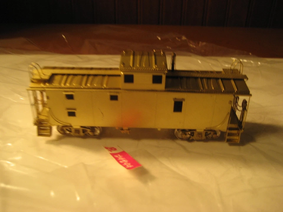 Overland Models HO Brass Norfolk & Western Int'l Steel Caboose #500854 (ex-P&WV) - Image 2 of 4