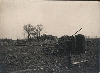 Foto Ham Frankreich, Zerstörungen am Ort, Bahnschienen, I. WK - 11221320