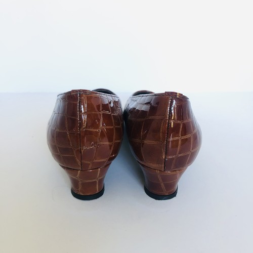 Magdesian Acme Brown Crocodile Print Size 8.5 M Pump Heel Patent Leather - Picture 4 of 9