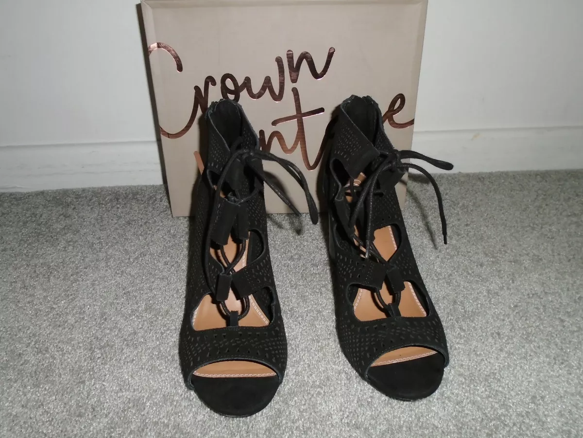 Crown vintage shop eralicia bootie