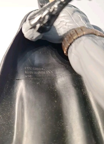 DC Collectibles Toy Comics BATMAN 7" Action Figure - Picture 6 of 7