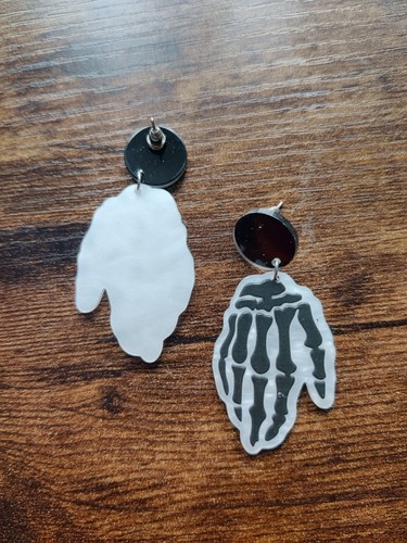 Skeleton Hand Dangle Earrings Halloween Skull Theme based jewellery Party GiftUK - Picture 9 of 24