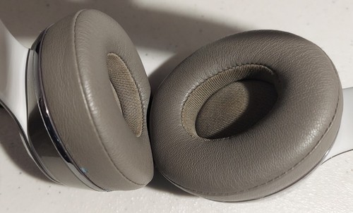 Beats by Dr. Dre Solo2 kabelgebundene On-Ear-Kopfhörer - weiß und bronze - Bild 5 von 10