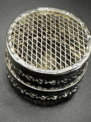 Silver Plated Mesh Filigree Trinket Box with Rose on lid 1.5" Tall - Picture 3 of 5