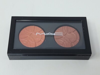 MAC Limited Edition Extra Dimension Eye Shadow x 2 Duo Wrap It up/Amorous Alloy