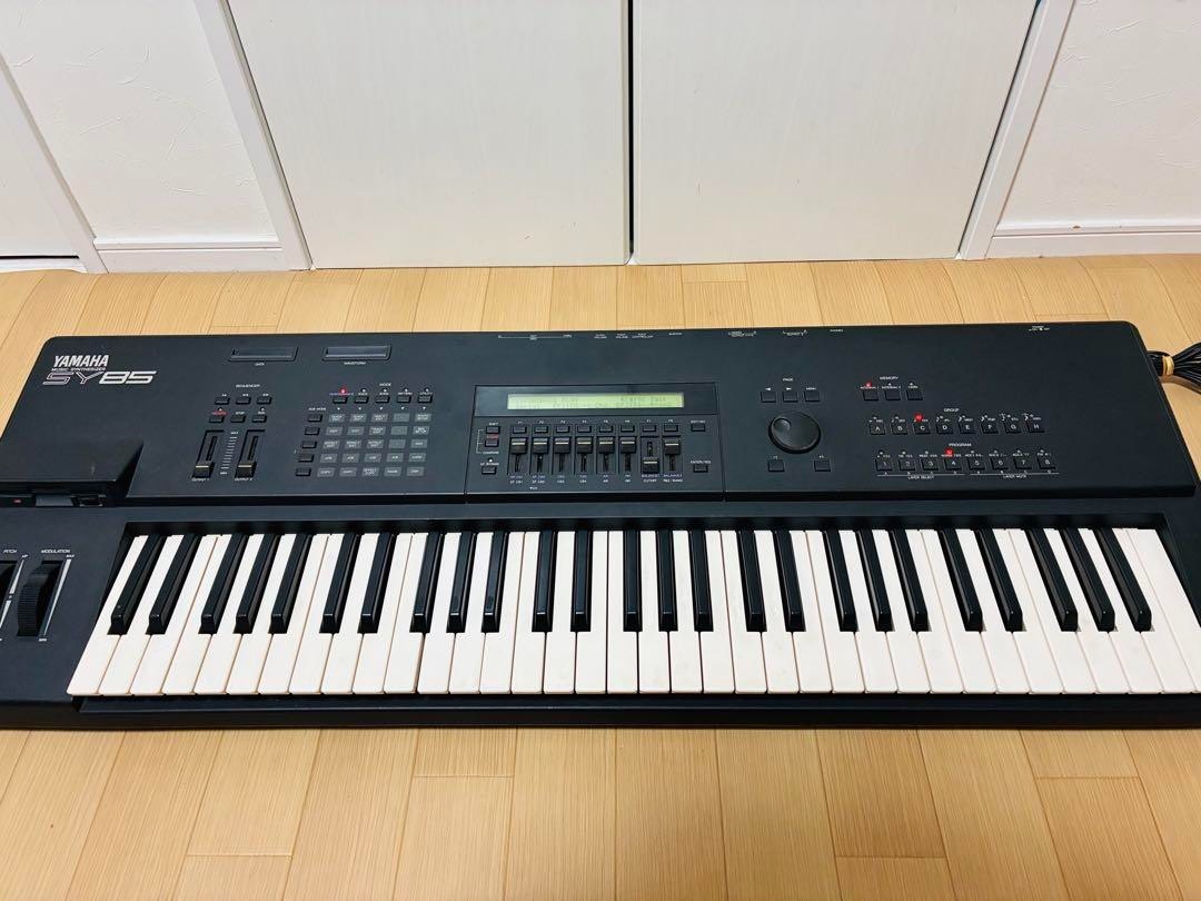 YAMAHA SY-85 Synthesizer 61-Key Keyboard Japan Vintage