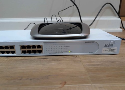 Liquidating Lot of 6 Network Gear (They all work) - Picture 3 of 9