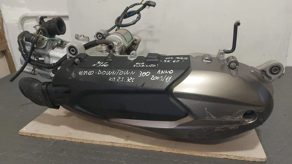 Blocco motore kymco DOWNTOWN 300 anno 2009 2011 km 25.326 - Immagine 3 di 4