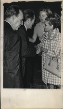 1968 Press Photo Vice President Hubert H. Humphrey welcomed in San Antonio