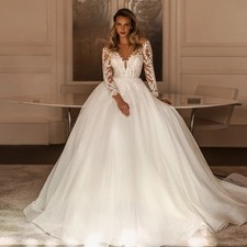 Elegant A-Line Wedding Dresses O-Neck Long Sleeves Lace Appliques Bridal Gowns