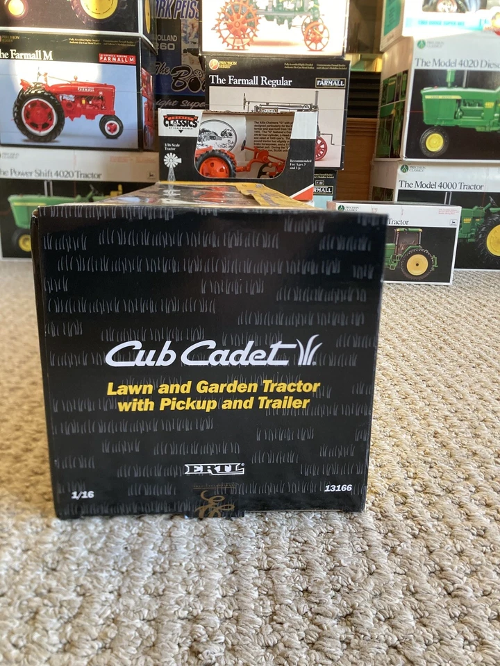 ERTL Cub Cadet 1:16 Dodge Ram 2500 Trailer Lawn & Garden Tractor VTG 13166 - Image 4 of 4