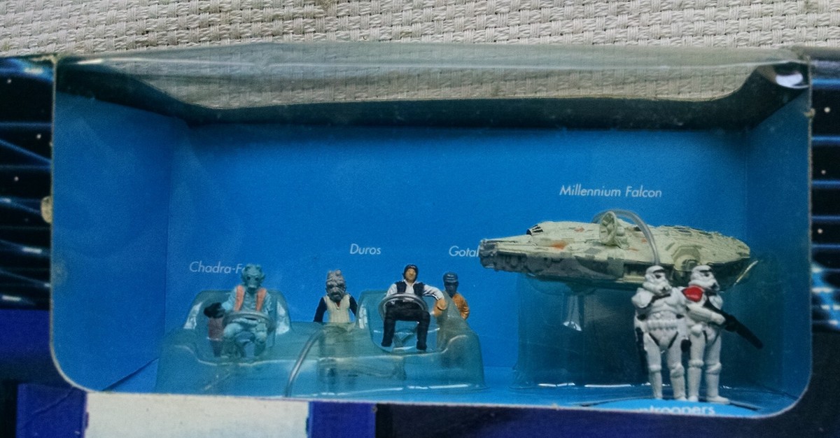 MicroMachines C-3PO/Cantina Transforming Action Set Star