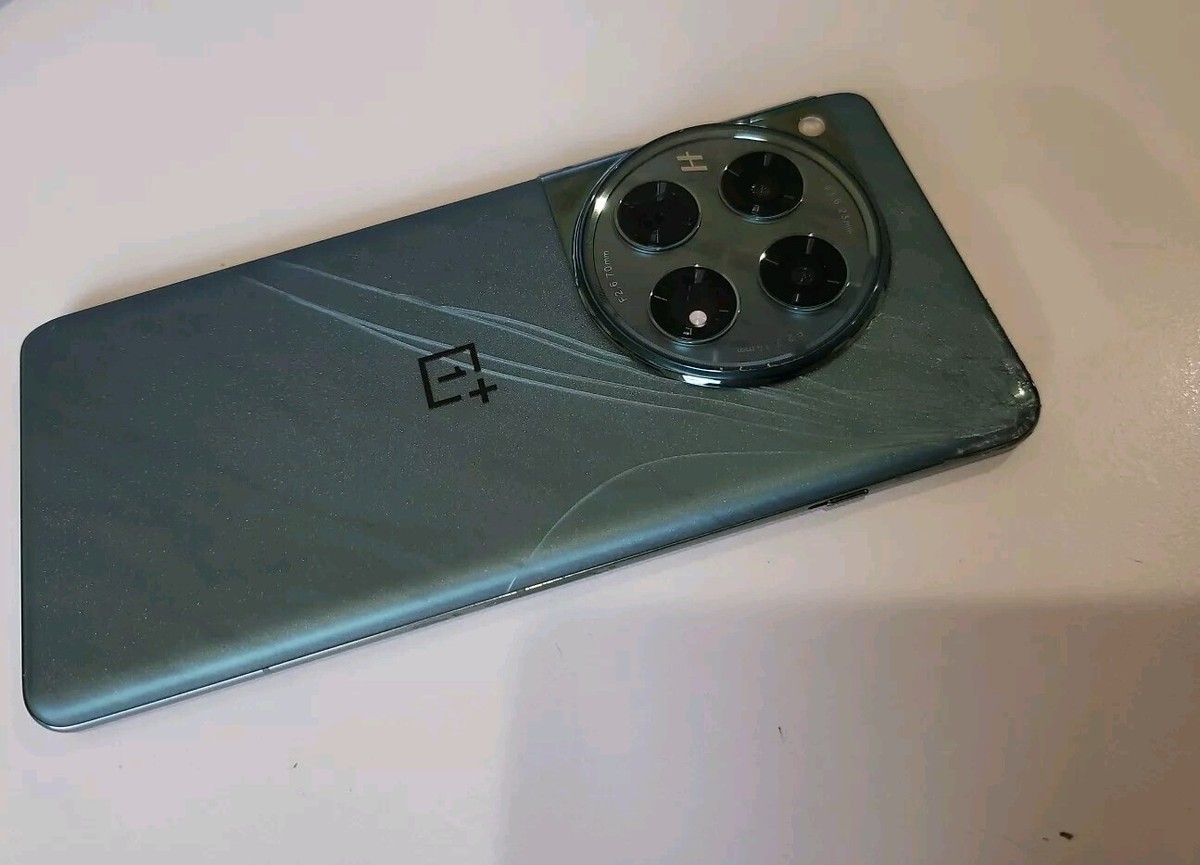 OnePlus 12 512GB/16GB (Unlocked) CPH2583 Flowy Emerald OnePlus 12 512GB/16GB (Unlocked) CPH2583 Flowy Emerald