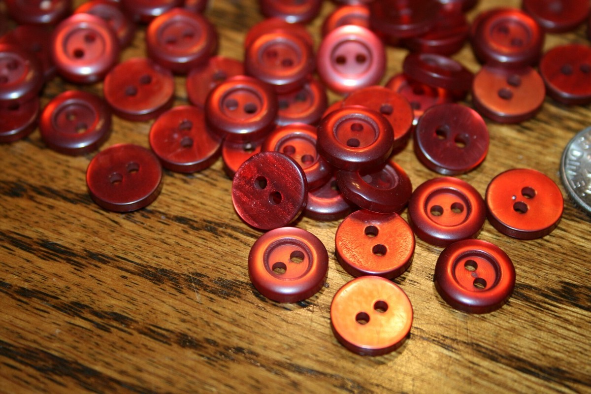 Lot De 5 Boutons Vintage épais Rouge Travaillé - Diamètre 2,1 Cm, Occasion, France