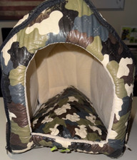 Camo Cat Dog Pet Bed Hut NEW Medium size