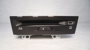 2017 2018 Chrysler Pacifica Blu Ray Disc Dvd Player Dash Mounted Image Is Loading 2017 2018 Chrysler Pacifica Blu Ray Disc Dvd
