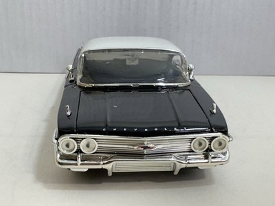 JADA SHOWROOM FLOOR 1960 CHEVY IMPALA BLACK 1:24 DIECAST MODEL CAR