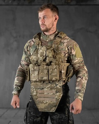 Tactical plate carrier pixel with shoulder strap assembled with pouches  