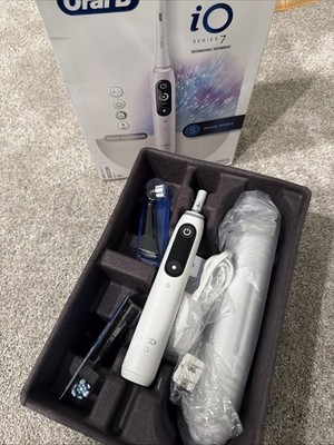 Oral-B iO Series 7 Electric Toothbrush (Alabaster White) New O/B