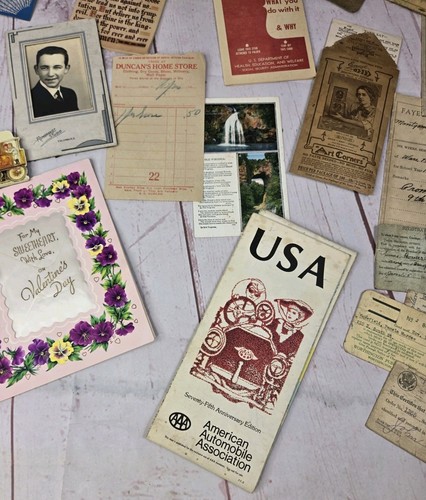1917-1975 Ephemera Lot - WW1 Draft, Picture, Postcard, Greeting, Receipt, Map - Picture 9 of 21