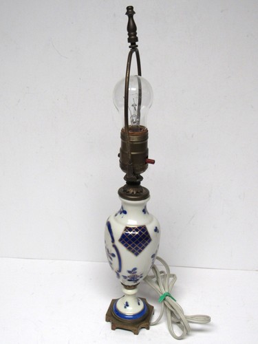 Boudoir Lampe französisches Porzellan Künstler signiert blau weiß gold Vintage handbemalt - Bild 4 von 11