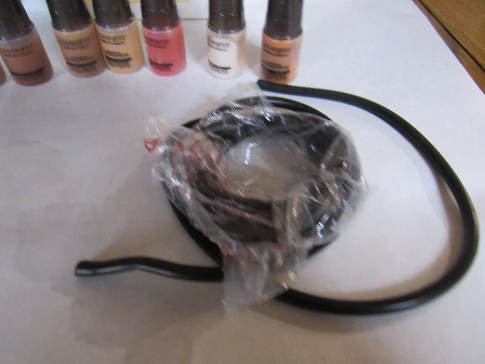 Luminess Airbrush Kit BC-100 with Makeup , Silver Storage Case  U24K - Image 4 of 4