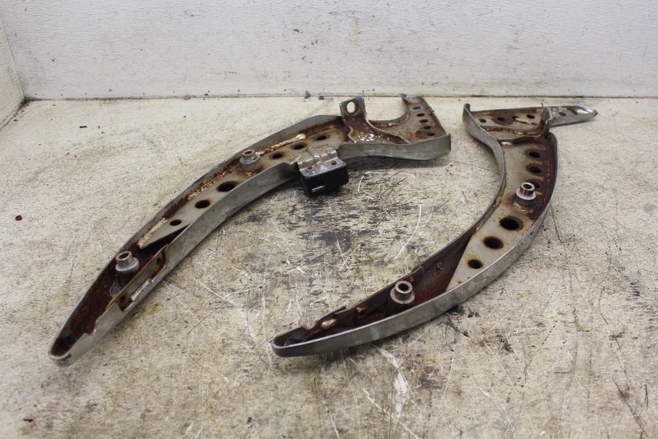 Suzuki Boulevard 2006 fabricante de equipos originales guardabarros trasero riel de agarre C20X Foto 2 de 2