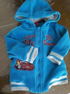 BLOUSON polaire avec capuche - DISNEY CARS - taille 18 mois -