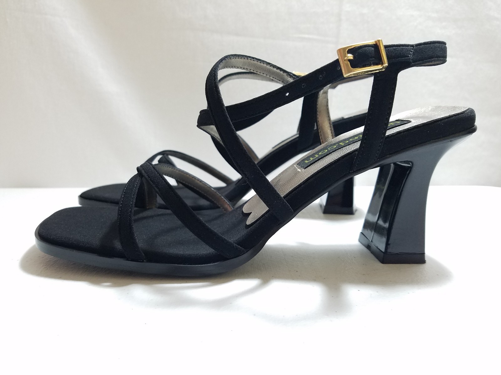 Купить Unlisted Kenneth Cole Womens 