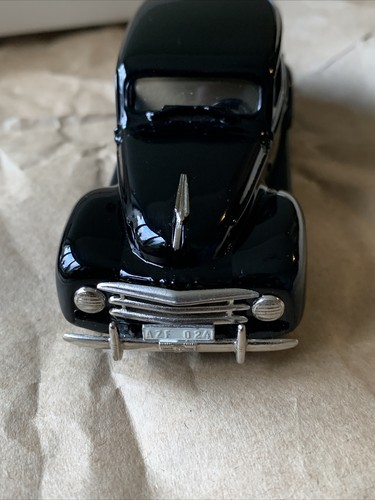 2 X VOLVO TAXI 1/43 WHITE METAL CAR MODEL BY ROB EDDIE 1973 144 GL & 1950 PV831 - Picture 3 of 20