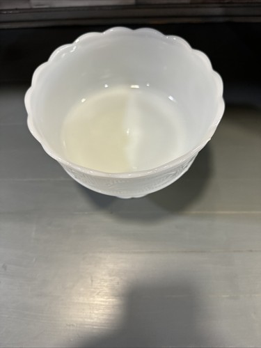 E.O. Brody Co M6000 Cleveland USA White Milk Glass Pedestal Bowl 6" X 6" - Picture 2 of 4