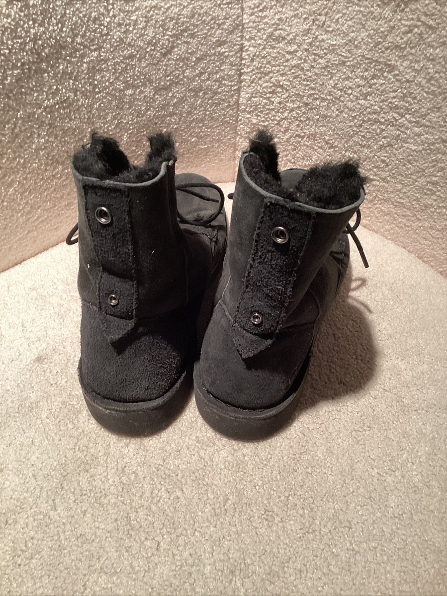 UGG 1012359 Quincy Womens 8 Black Suede Sheepskin Lace-Up  display picture 1