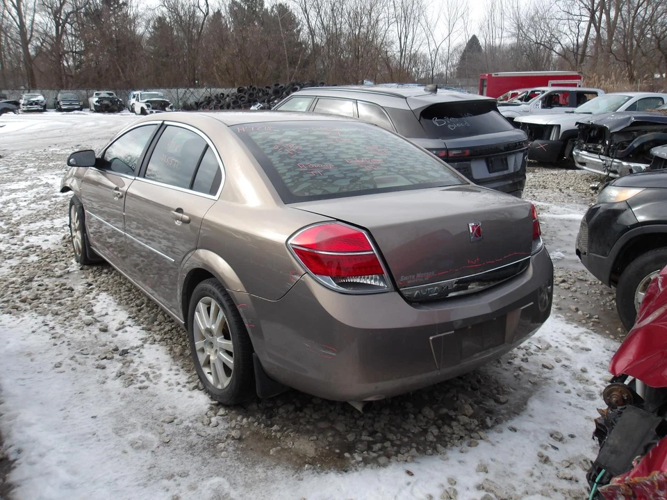 Used Rear Right Door Assembly Rear Side fits: 2007 Saturn Aura R. w/center mould - Image 3 of 4