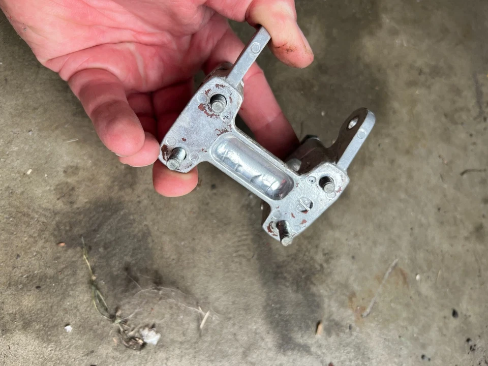 1981 81 Honda PA50II PA 50 PA50 Handlebars Handle Bar Clamps  - Image 3 of 4