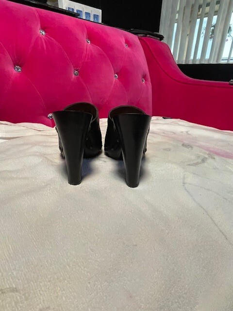 Picture 5 of 6
