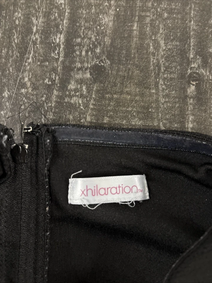 Romper feminino Xhilaration perna larga preto tubo grande - Imagem 3 de 4
