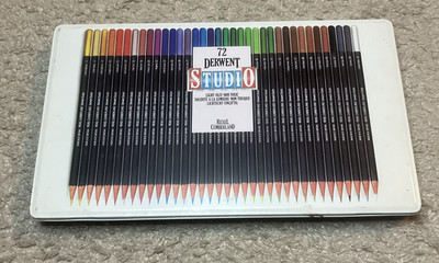 DERWENT LIGHTFAST 色鉛筆 72色缶入りプラス44本 DERWENT STUDIO 72 Colored Pencil Set Tin Light Fast Rexel