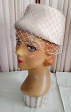 Early 1960s Taupe Hat With Net Veil And Bow Size 23, Vintage