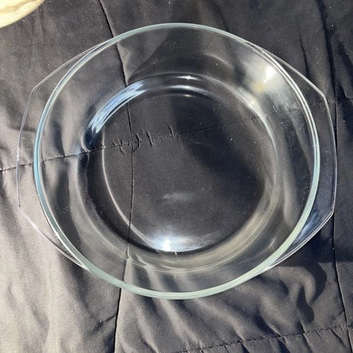 Vintage oven safe  (024) 2 Quart Bowl with Handles